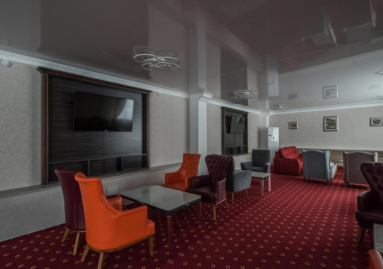 Park Hotel Орал Екстер'єр фото